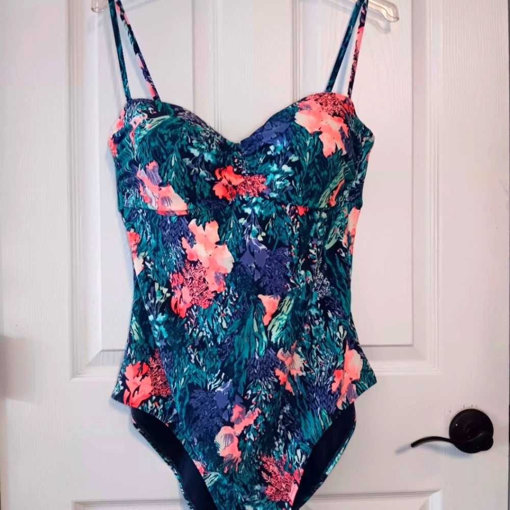 Old Navy Women’s Floral One Piece Swimsuit